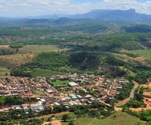 Justiça determina cassação de cinco vereadores em Laranja da Terra