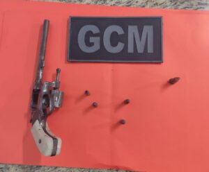 Ação da GCM prende suspeito portando arma e droga em Cachoeiro ação da gcm cachoeiro