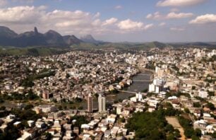 A foto mostra foto aérea de Cachoeiro