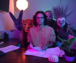 Ronnie Silveira lança novo videoclipe “Até” com narrativa surrealista