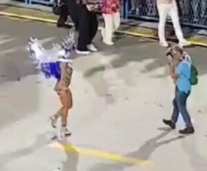 Lore Improta cai em desfile de escola de samba; veja o vídeo da queda