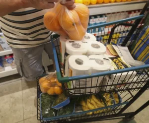Cesta básica: pesquisa revela preços em supermercados de Cachoeiro Agência Brasil