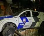 Viatura capota e policiais ficam feridos durante operação em Guarapari