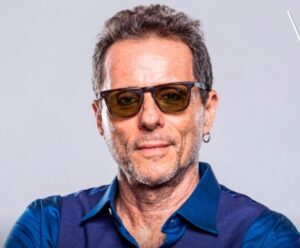 Titãs: câncer afasta Bellotto de show A foto mostra Tony Bellotto vítima de câncer pâncreas