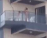 Vídeo| Casal faz s4xo em varanda de prédio e imagem choca a internet