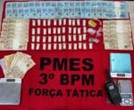 Homem é preso com grande quantidade de drogas e dinheiro em Calçado