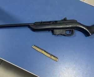 Operação da PM prende suspeitos e apreende armas em São Mateus