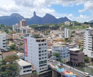 Prefeito quer saber qual a prioridade em Cachoeiro: gestão ou festa? cachoeiro de itapemirim