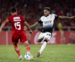 Com gol no fim, Corinthians sai no lucro e empata com o América de Cali