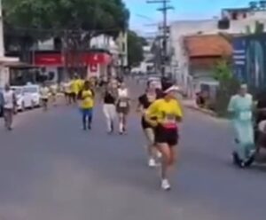 VÍDEO | Corredora é atropelada durante competição em Nova Venécia corredora atropelada em nova venécia-tile