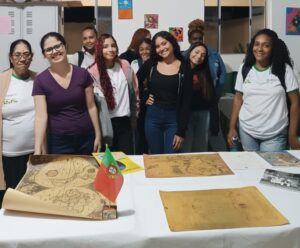 Alunos da EJA de Guaçuí expõem museu de antiguidades EJA Guaçuí