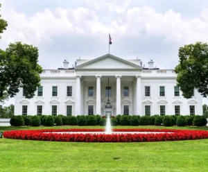 Casa Branca refuta versão de Biden e defende vazamento de laboratório