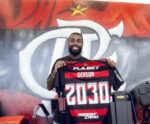 Flamengo anuncia renovação do contrato com Gerson até 2030; confira