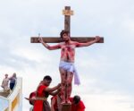 Paixão de Cristo reúne fiéis em Rio Novo do Sul
