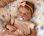 Brasil: mercado de bebês Reborn já movimenta mais de R$ 20 mi por ano A foto mostra bebê reborn