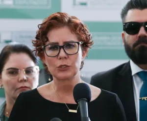 Moraes nega pedido de Zambelli para suspender ação no STF