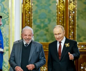 Lula conversa com Putin sobre negociações de paz entre Rússia e Ucrânia