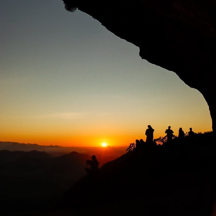 Pedra das Caveiras, Atílio Vivácqua