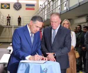 Ministro do STF participa de lançamento de projetos do CNJ no ES