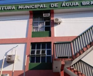 Licitação de R$ 9,9 milhões é suspensa em Águia Branca; entenda