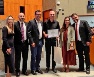 Dr. Bruno Resende homenageia nutricionistas em sessão na Ales