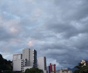 Quarta-feira instável no Espírito Santo com chuva e nuvens; confira Previsão do tempo - chuva - tempestade - temporal
