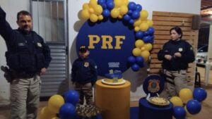 PRFs surpreendem garoto em festa de aniversário em Guarapari