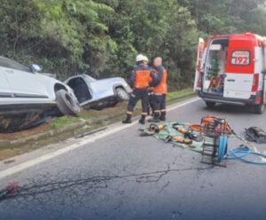 BR-262: grave acidente mata idoso e deixa feridos próximo à Pedra Azul imagem ilustra br 262