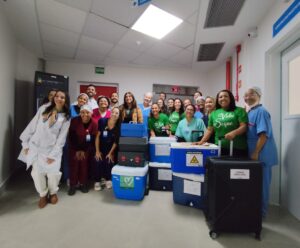 Hospital Dr. Luiz Buaiz faz primeira captação de órgãos em Guarapari Imagem ilustra corpo de enfermagem posando para foto da captação de órgão