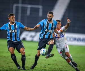 Veja onde assistir Grêmio x Bragantino ao vivo pelo Brasileirão onde assistir grêmio x red bull bragantino pelo brasileirão