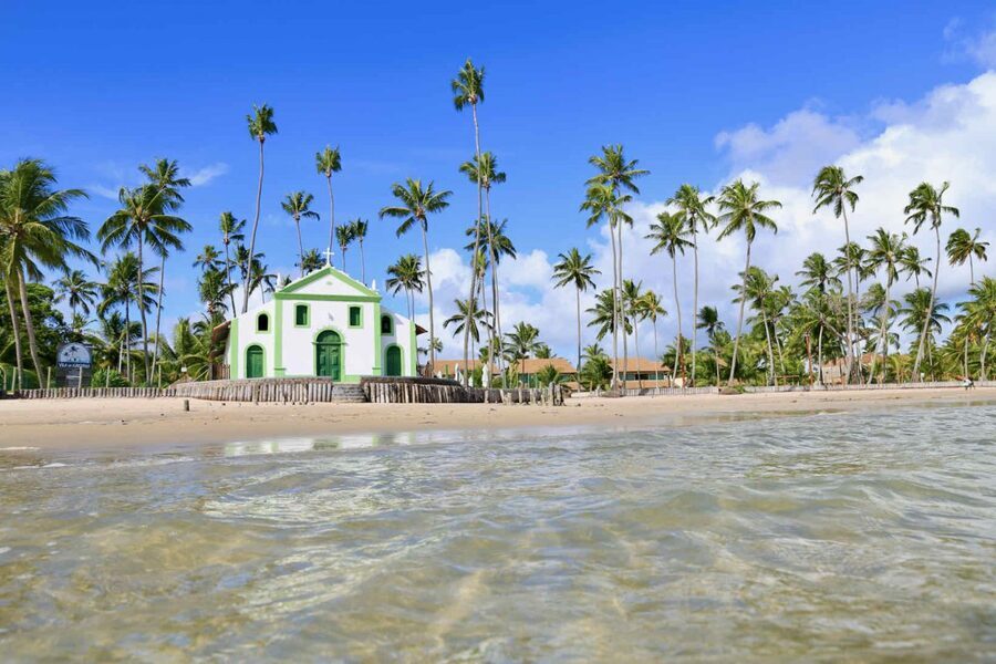 Praia dos Carneiros e sua igrejinha / Foto: Camille Panzera Praia dos Carneiros e sua igrejinha / Foto: Camille Panzera