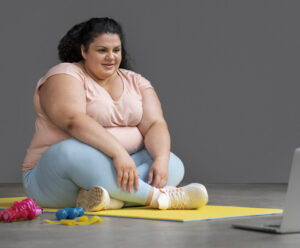 SUS e cirurgia bariátrica: entenda novas regras A foto mostra pessoa preparando-se para bariátrica