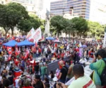 “Fim da escala 6×1 une movimentos no ato do 1º de Maio no Rio”
