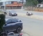 VÍDEO | Imprudência causa colisão entre carro e moto em Castelo