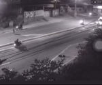 Cachoeiro: câmera flagra grave acidente entre carro e moto
