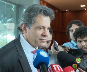 Haddad anuncia pacote para compensar queda de R$ 20 bi no IOF