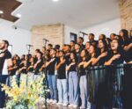 Vozes que tocam o coração: Coral Jovem se apresenta em Cachoeiro