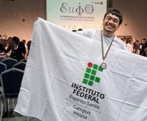 Aluno do Ifes conquista medalha na Olimpíada Europeia de Física