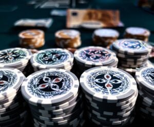 Explorando os tipos de torneios de poker e os melhores cassinos na América Latina