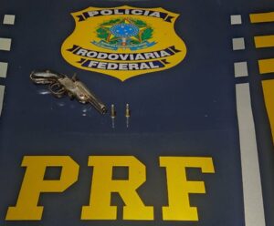 Homem é preso com arma ilegal pela PRF em Conceição do Castelo
