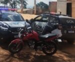 Cachoeiro: motocicleta furtada é recuperada em terreno baldio