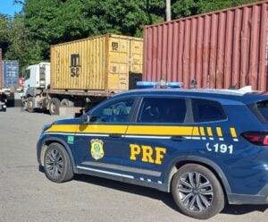 PRF flagra caminhão com 41 toneladas acima do peso em Guarapari