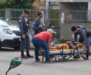 Motociclista colide em viatura da PM na Av. Beira Rio