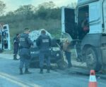 Agora! Vídeo flagra grave colisão entre carreta e carro em Cachoeiro