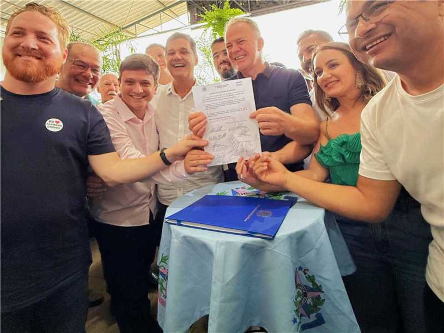 Imagem ilustra entrega de obras em Alfredo Chaves