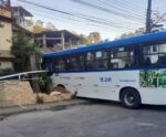 VÍDEO | Ônibus perde controle e atinge residência em Cachoeiro