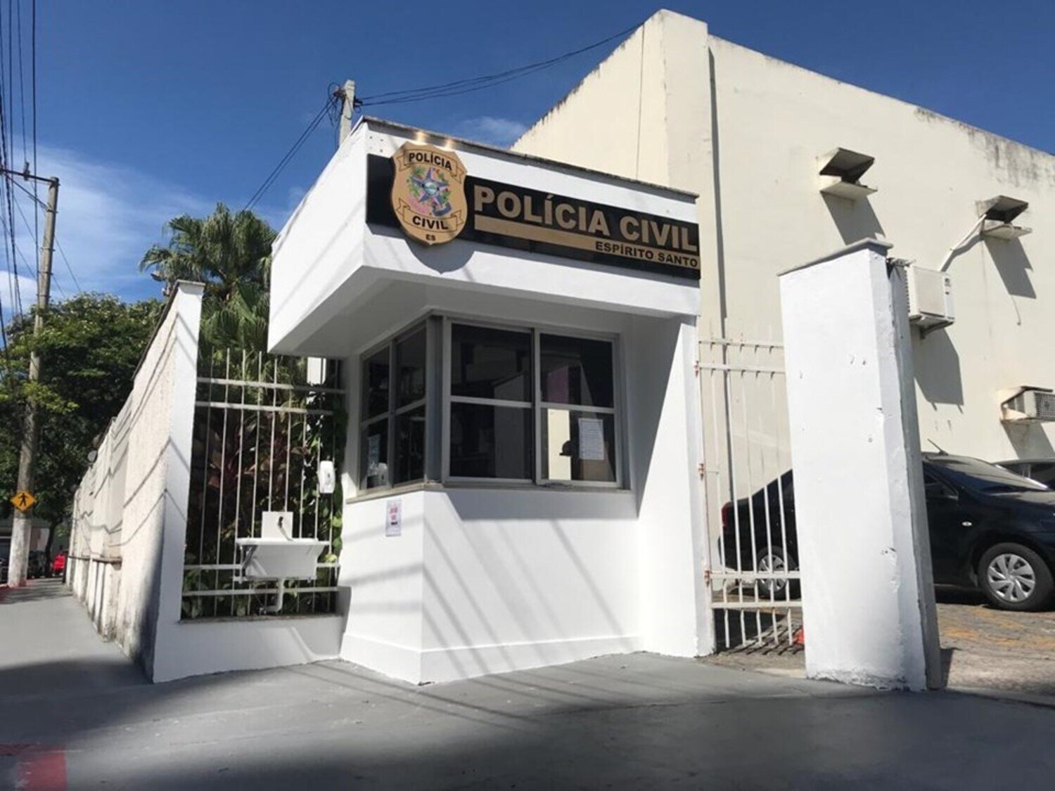 Imagem de uma delegacia de polícia ilustrando progressão funcional de policiai