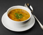Caldo de mandioquinha: fácil, nutritivo e melhora digestão