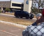 VÍDEO | Trompetista toca marcha fúnebre em saída de Bolsonaro da PF
