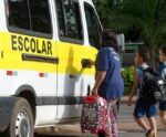 Procon Cachoeiro orienta sobre cobrança de vans escolares nas férias